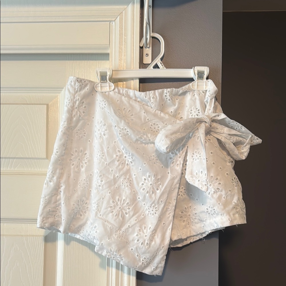 White women’s wrap skirt